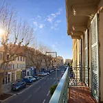 Lumineux Avec Balcon A Apartamento *