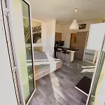 Lumineux Avec Balcon A Hyeres