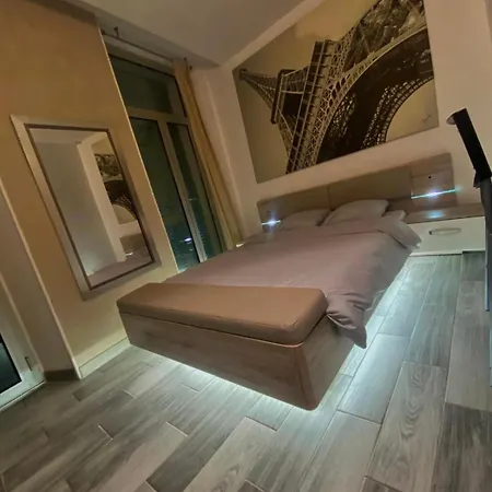 Lumineux Avec Balcon A Апартаменты *